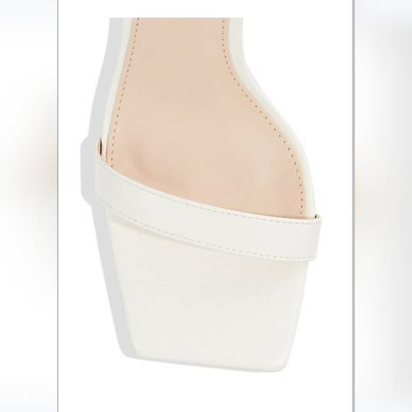 Raid Block Heel Sandal - Picture 5 of 9